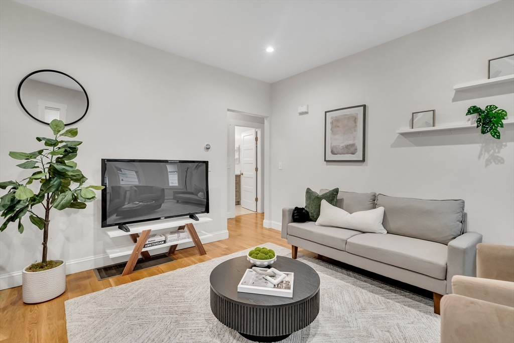 26 Hardwick St 1