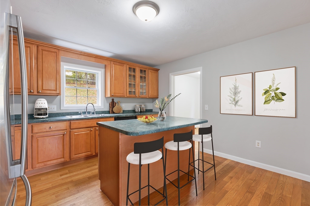 87 Crestwood Dr