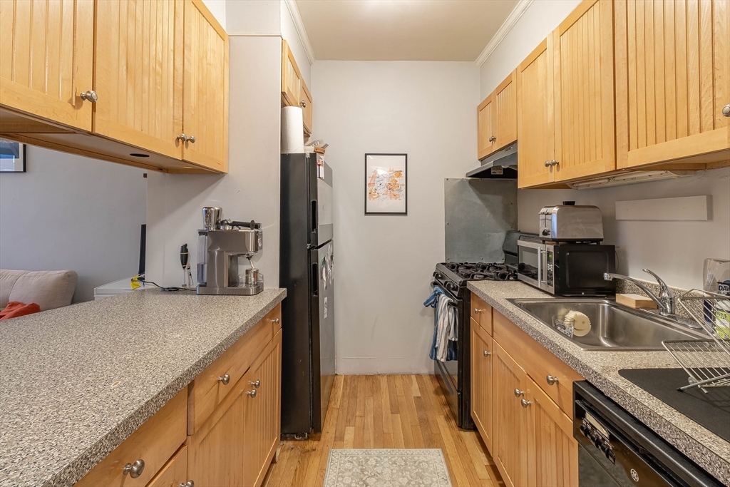 828 Huntington Ave 2