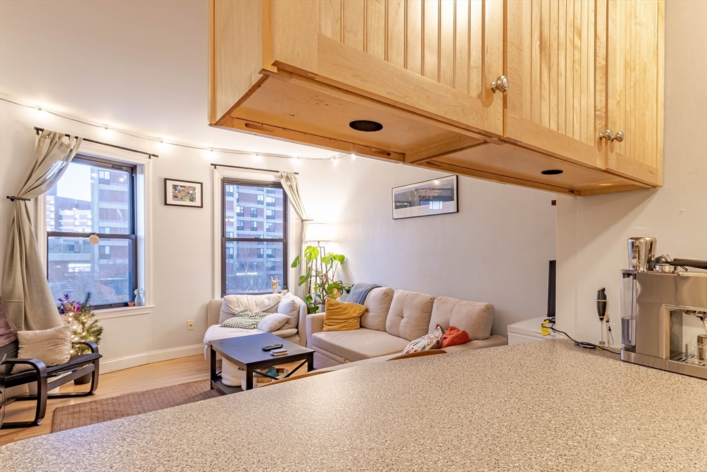 828 Huntington Ave 2