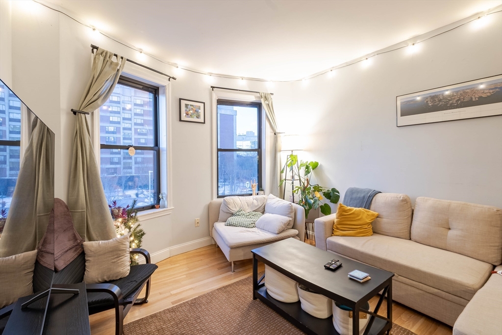 828 Huntington Ave 2