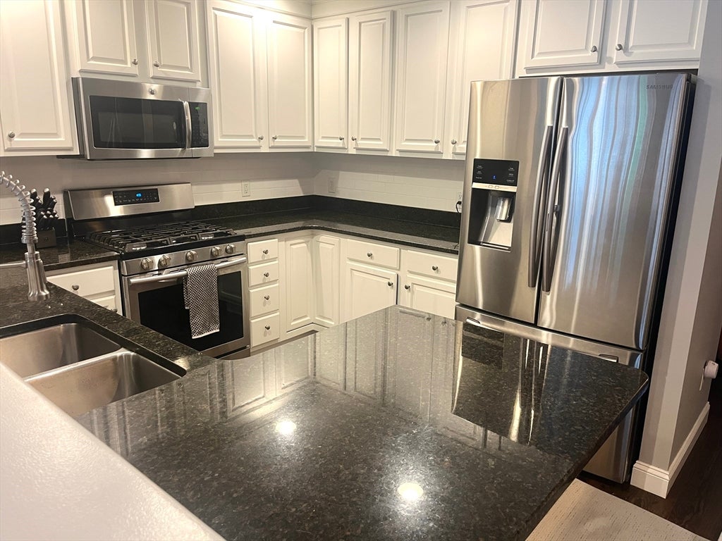 12 Azalea Ln 12