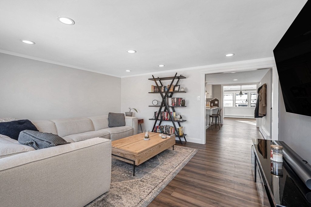 11 Delmont St