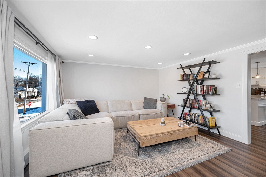 11 Delmont St