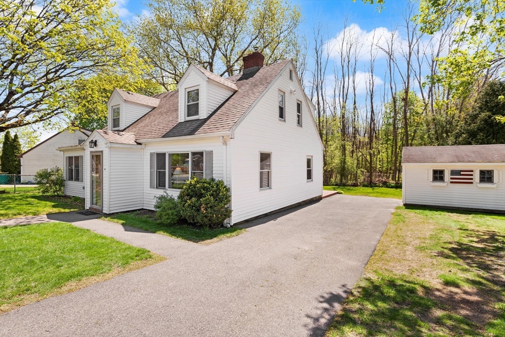 26 Alandale Pkwy