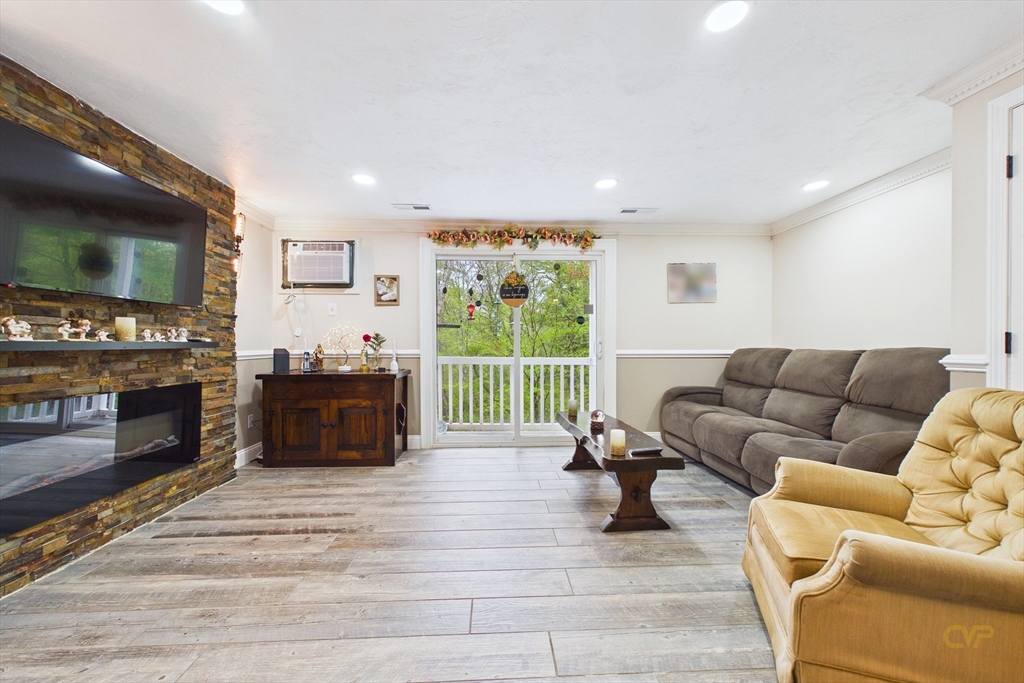 1619 Braley Rd 98