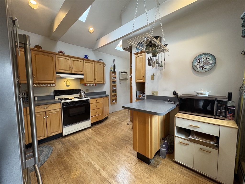 737 Somerville Ave