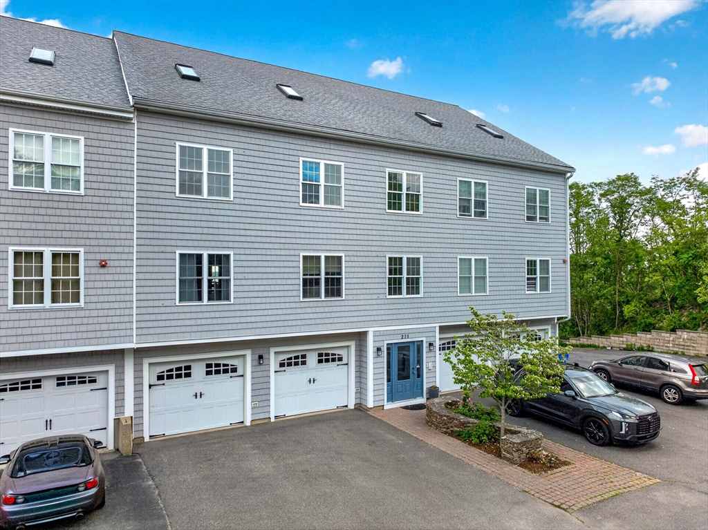 271 Draper St 4