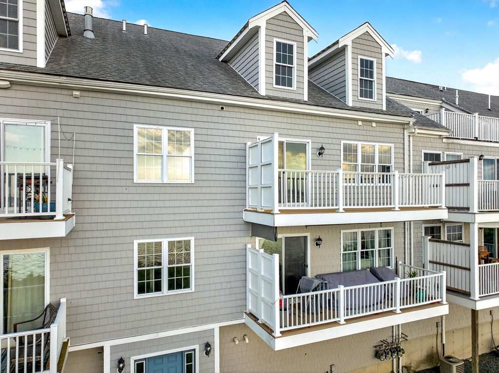 271 Draper St 4