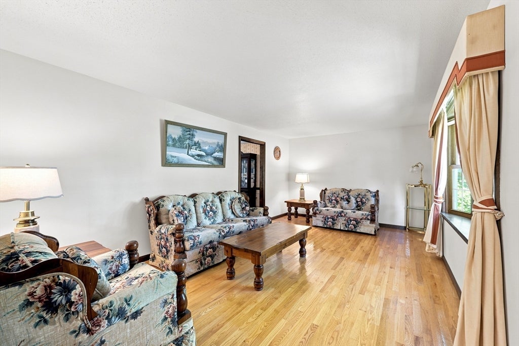 76 Mohawk Dr