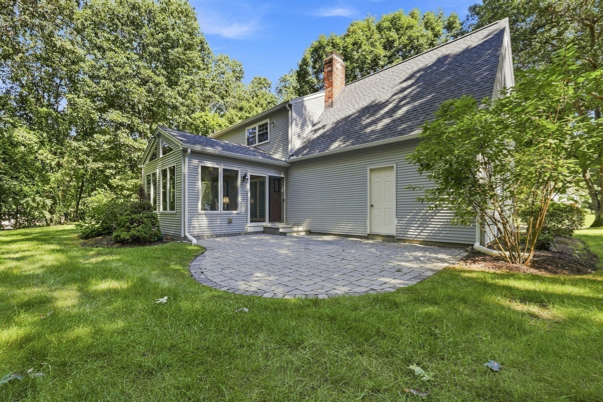 76 Mohawk Dr, Longmeadow, MA Photo #37