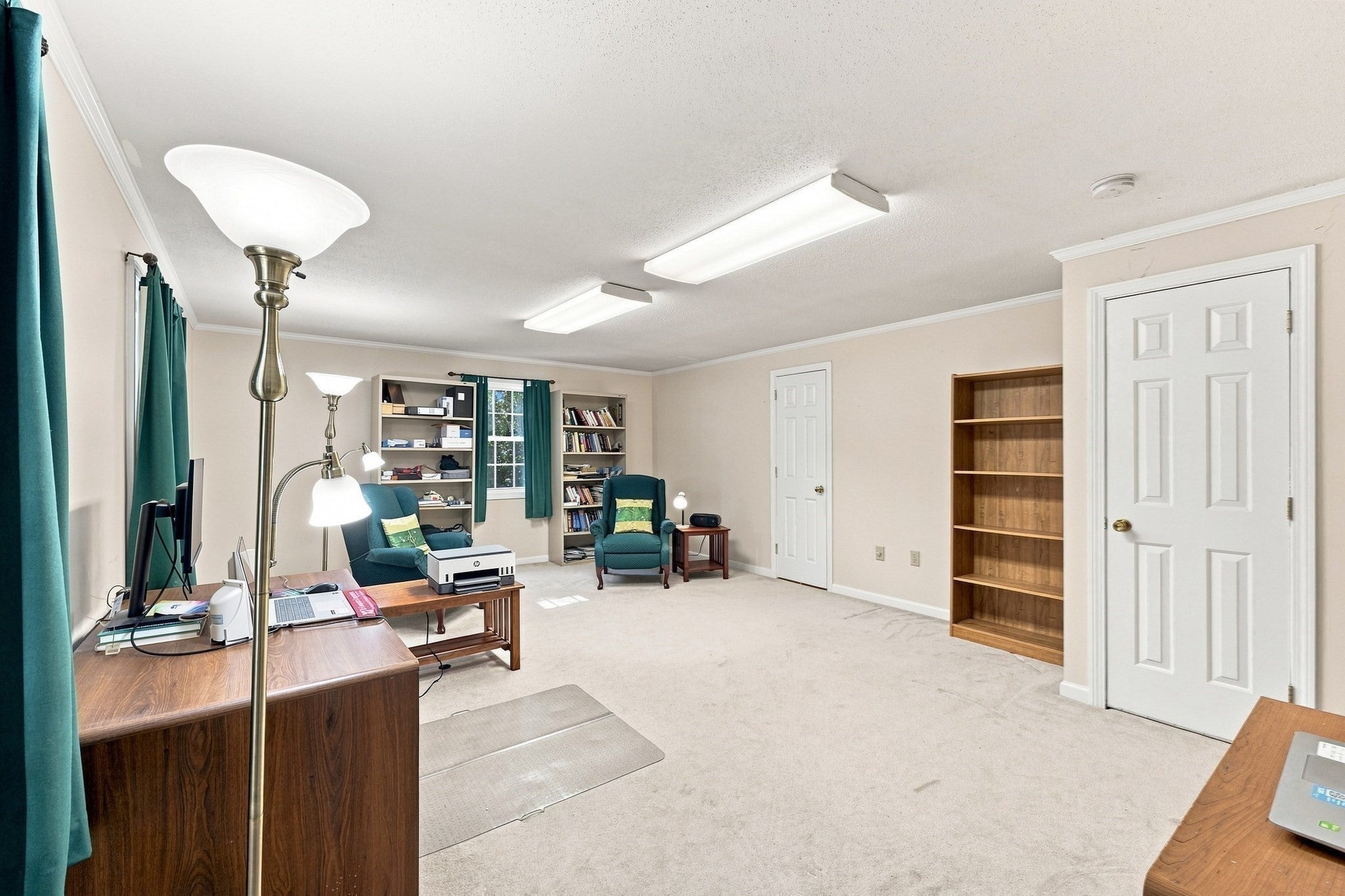 76 Mohawk Dr, Longmeadow, MA Photo #24