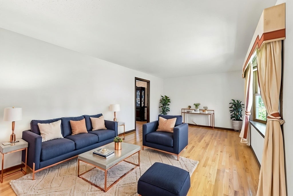 76 Mohawk Dr