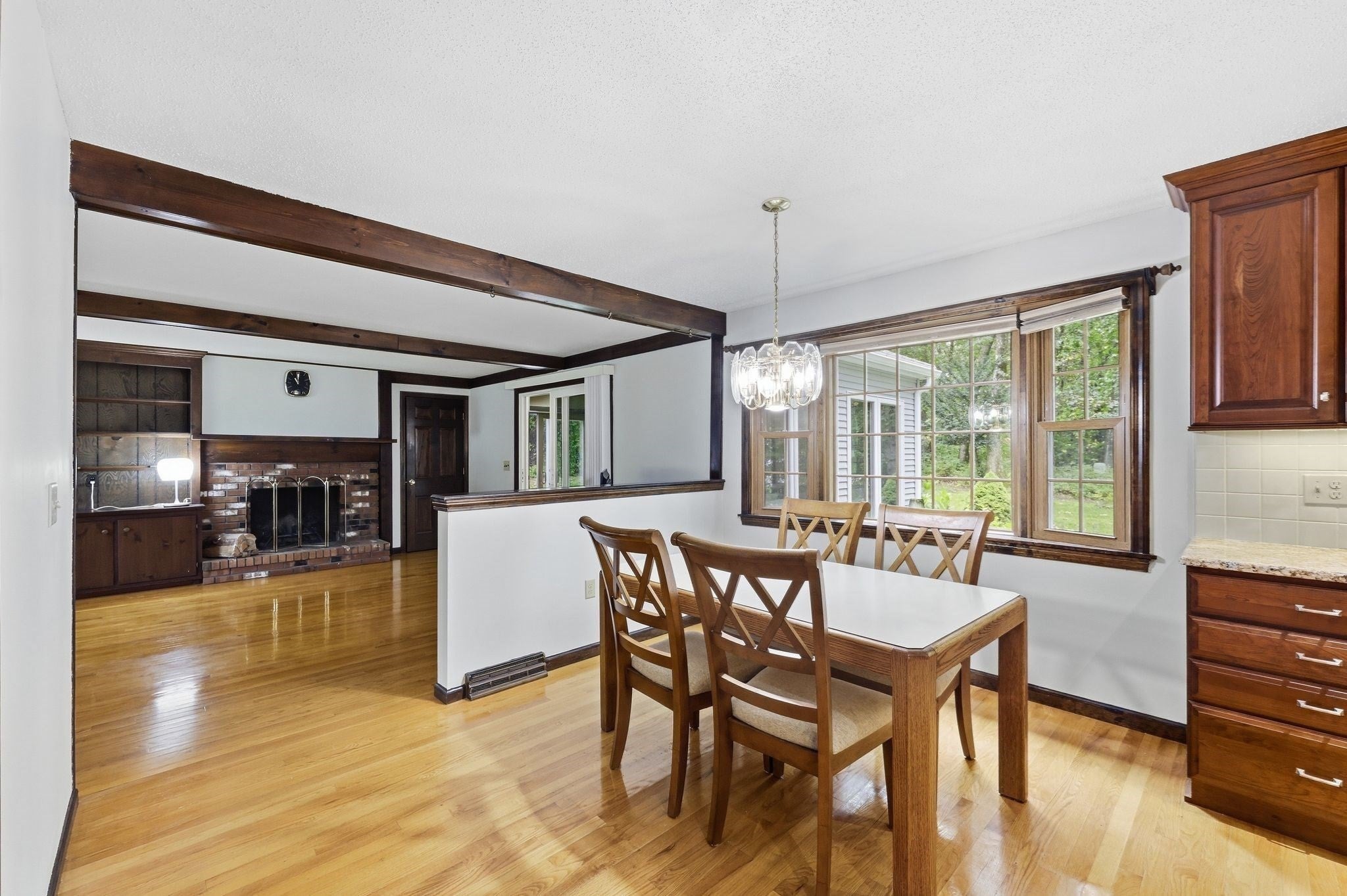 76 Mohawk Dr, Longmeadow, MA Photo #11