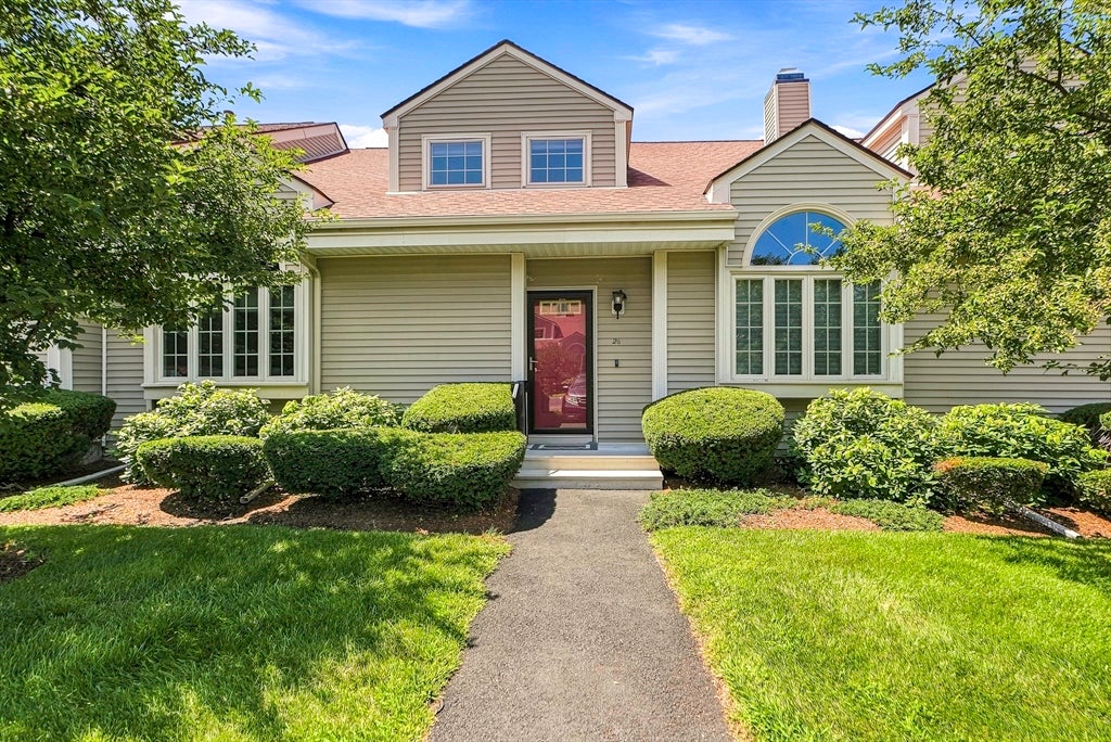 Photo of 237 South St, Shrewsbury, MA