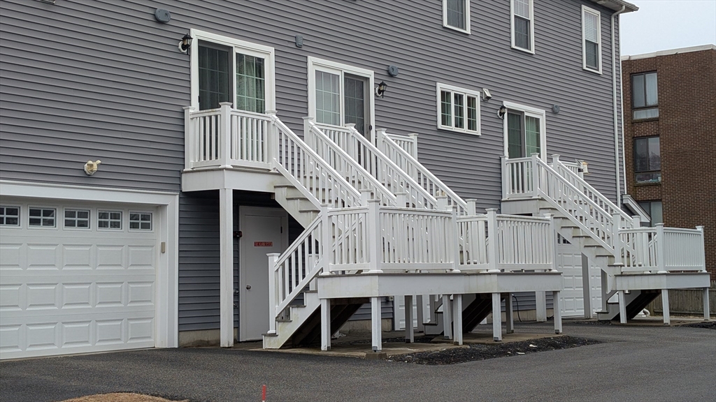 2 Mitchell Ln B