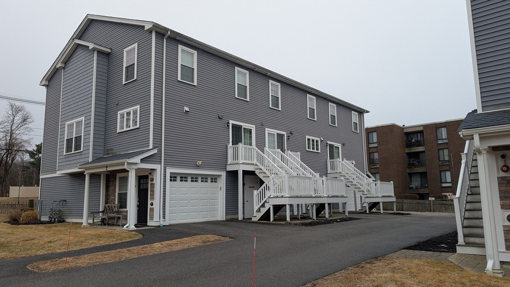 2 Mitchell Ln B