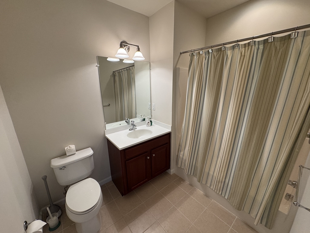 Waltham, Massachusetts 02452, United States, 2 Bedrooms Bedrooms, ,2 BathroomsBathrooms,Residential,Active,166741