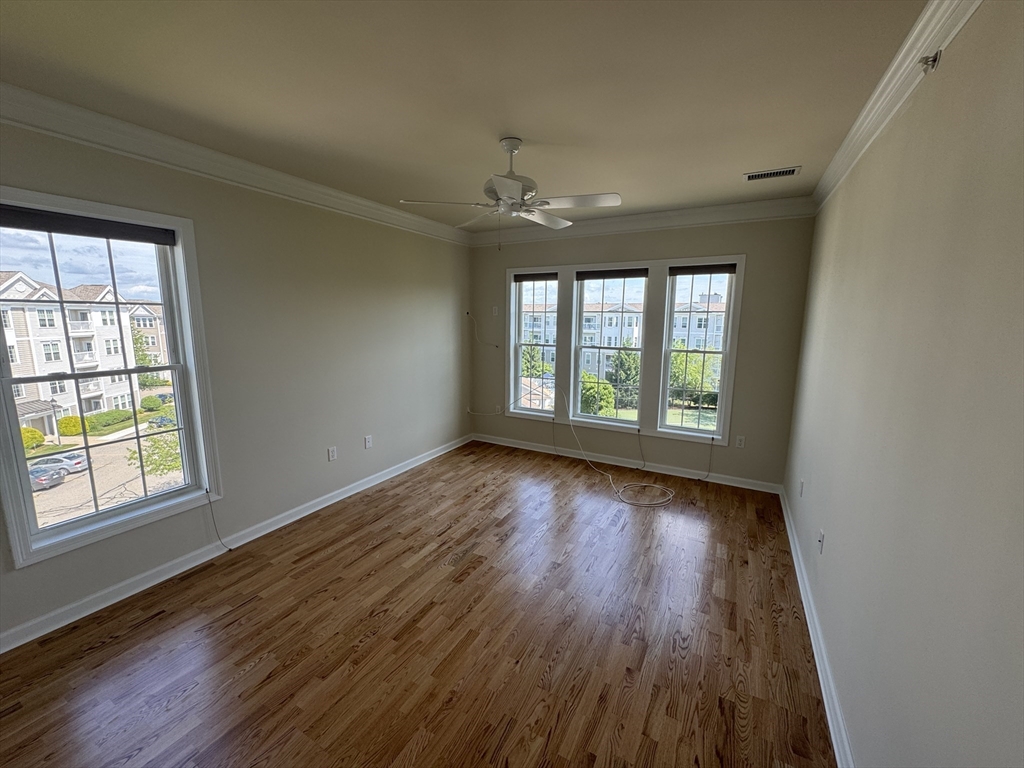 Waltham, Massachusetts 02452, United States, 2 Bedrooms Bedrooms, ,2 BathroomsBathrooms,Residential,Active,166741