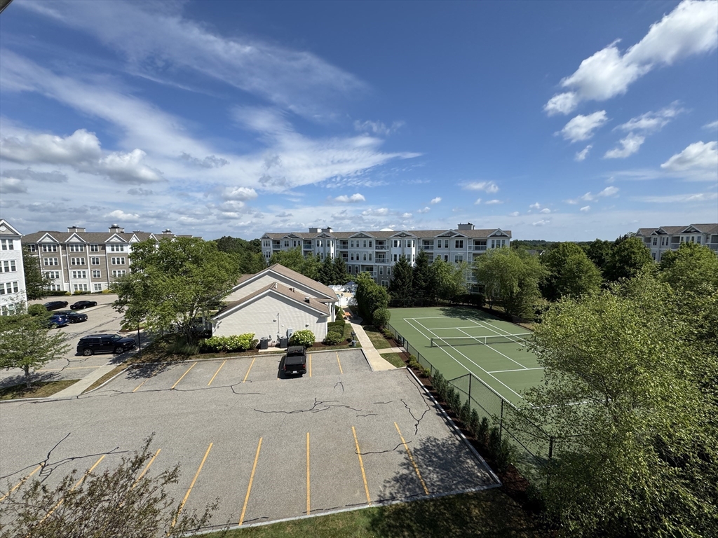 Waltham, Massachusetts 02452, United States, 2 Bedrooms Bedrooms, ,2 BathroomsBathrooms,Residential,Active,166741