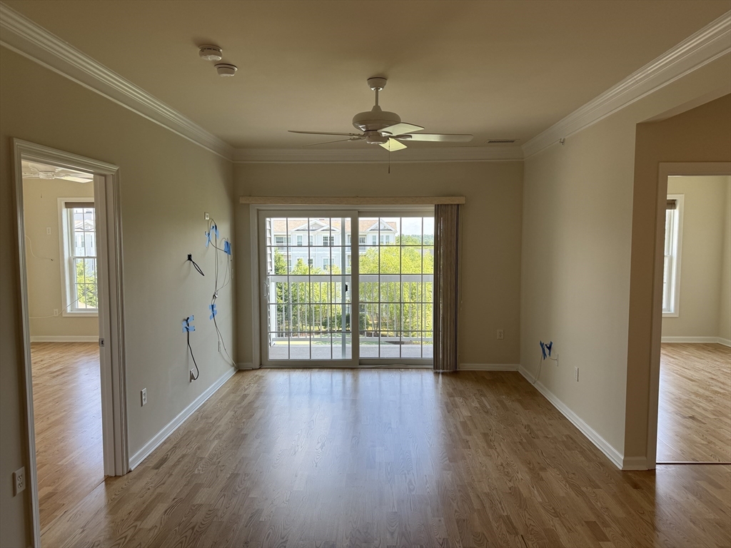 Waltham, Massachusetts 02452, United States, 2 Bedrooms Bedrooms, ,2 BathroomsBathrooms,Residential,Active,166741