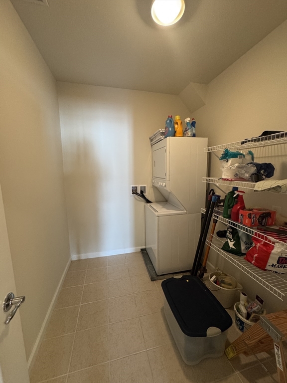 Waltham, Massachusetts 02452, United States, 2 Bedrooms Bedrooms, ,2 BathroomsBathrooms,Residential,Active,166741