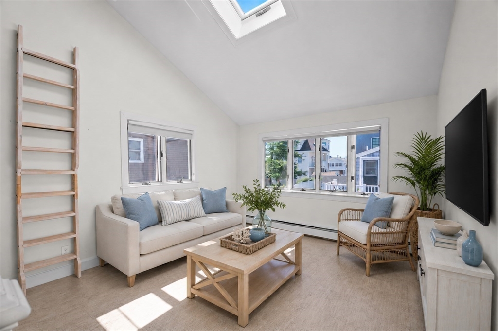 9 10th Street West A
