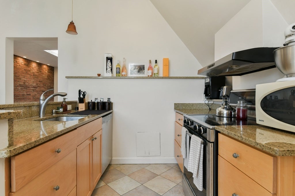 1774 Beacon St #6, Brookline, MA, 1774 Beacon St #6, Brookline, MA Photo #8