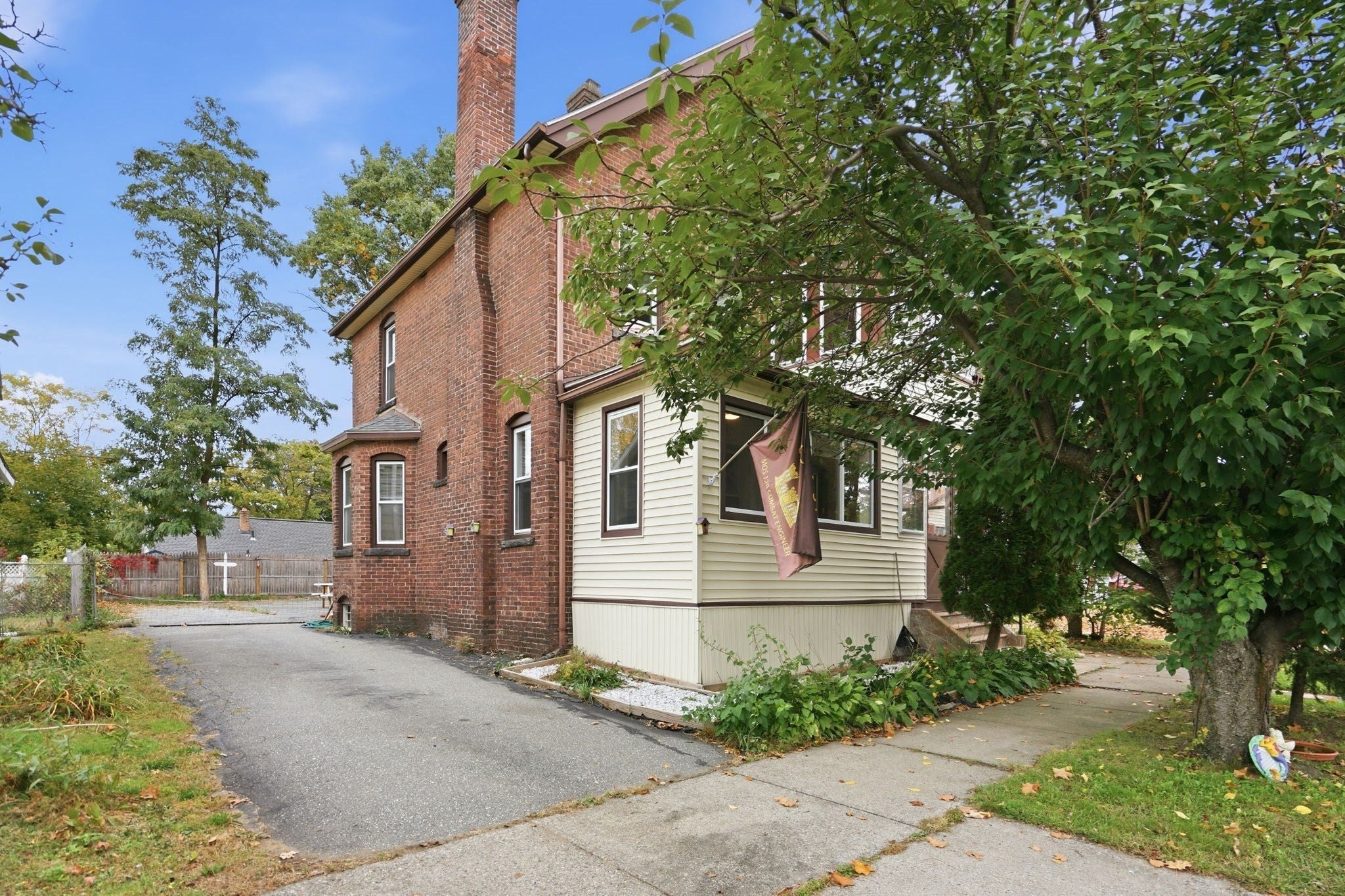 38 Worthy St
