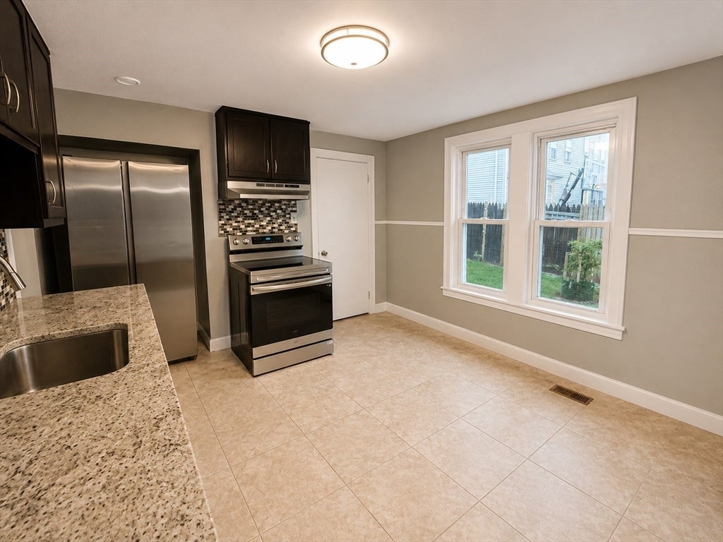 41 Edward St #1, Worcester, MA Photo #5