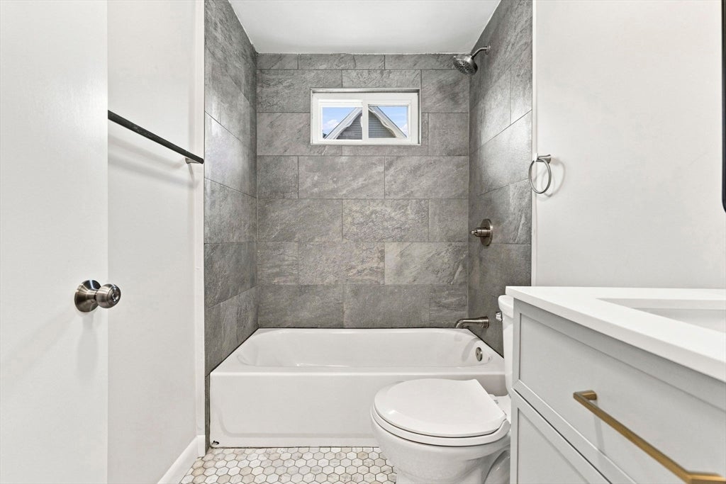 1-B Lorenzo St, Boston, MA, 1-B Lorenzo St, Boston, MA Photo #14