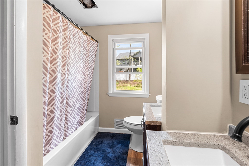 148 Hadley St, Springfield, MA Photo #16