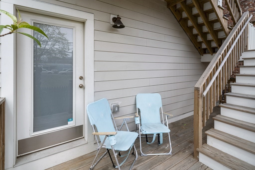 Boston, Massachusetts 02128, United States, 2 Bedrooms Bedrooms, ,2 BathroomsBathrooms,Residential,Pending,128204