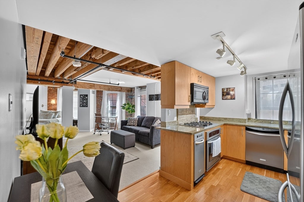 99-105 Broad St 6G