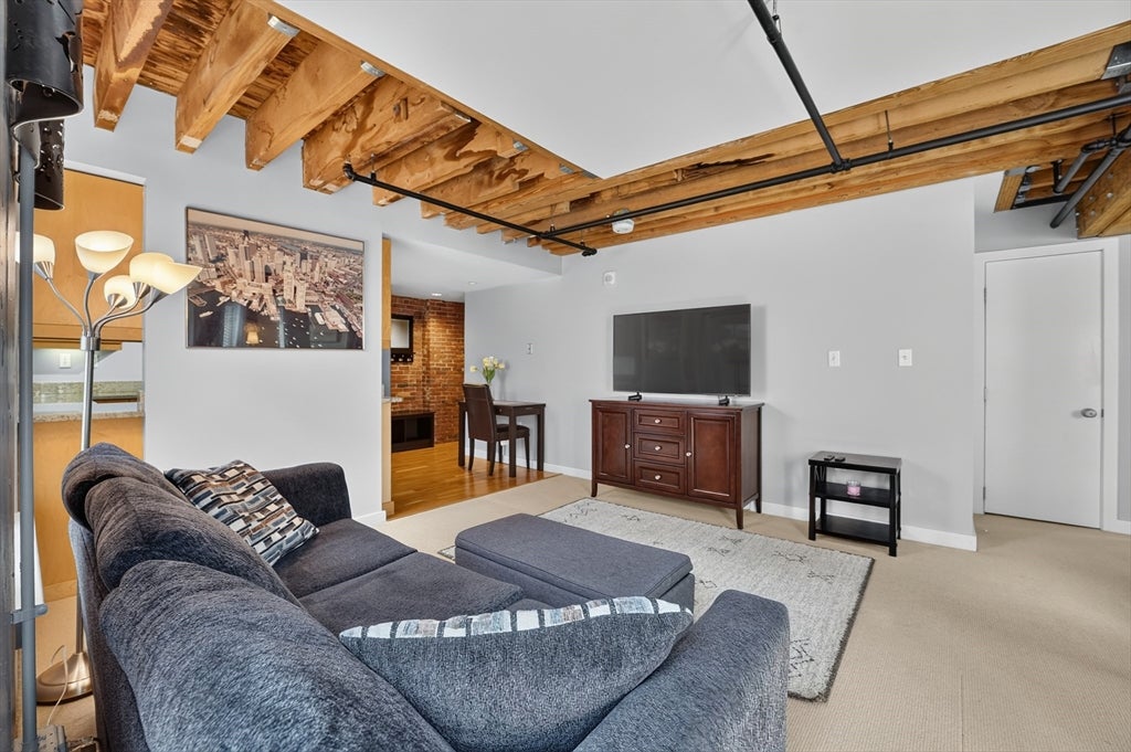 99-105 Broad St 6G