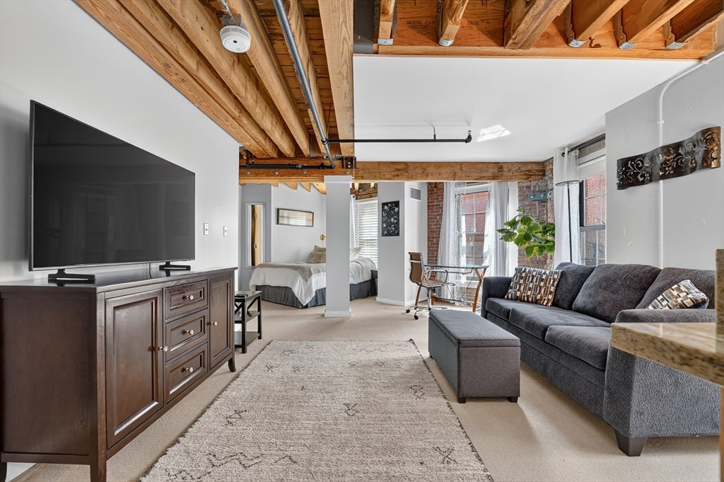 99-105 Broad St 6G