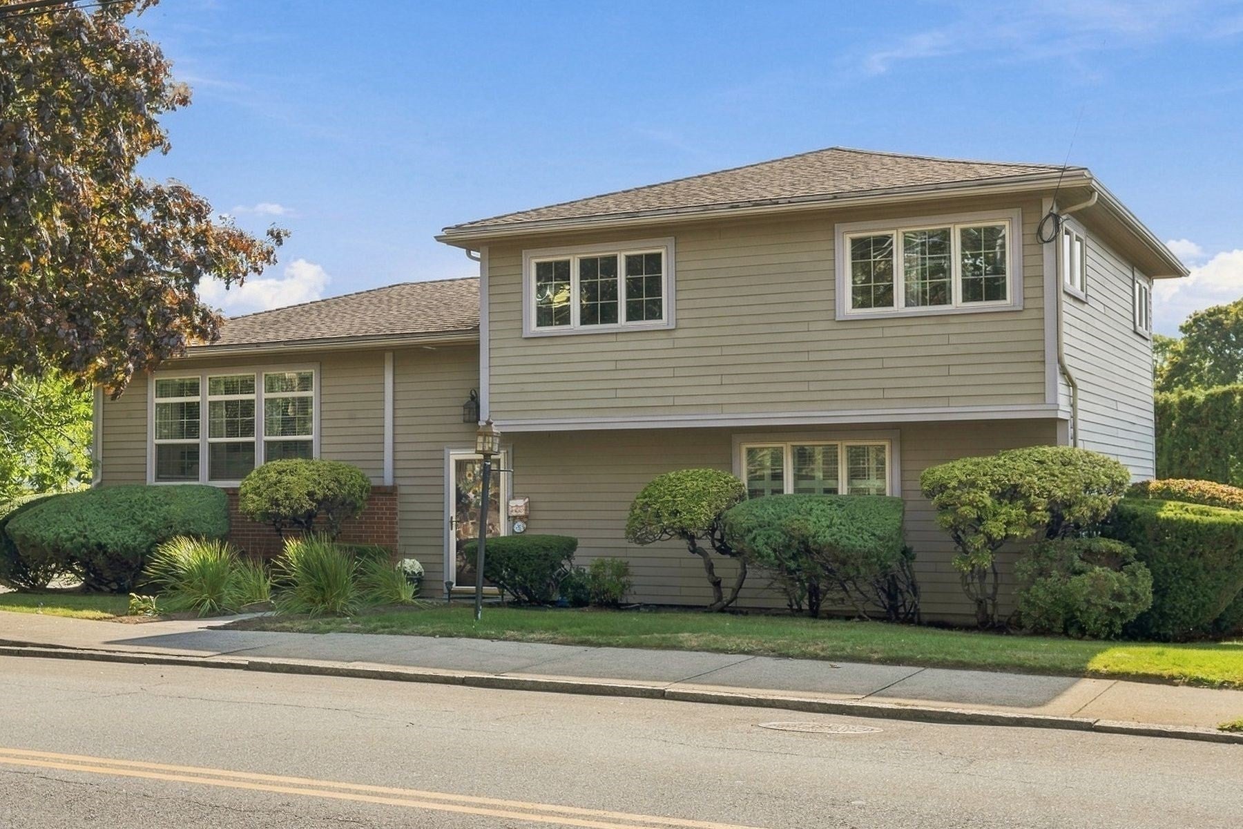 Photo of 709 Humphrey St, Swampscott, MA