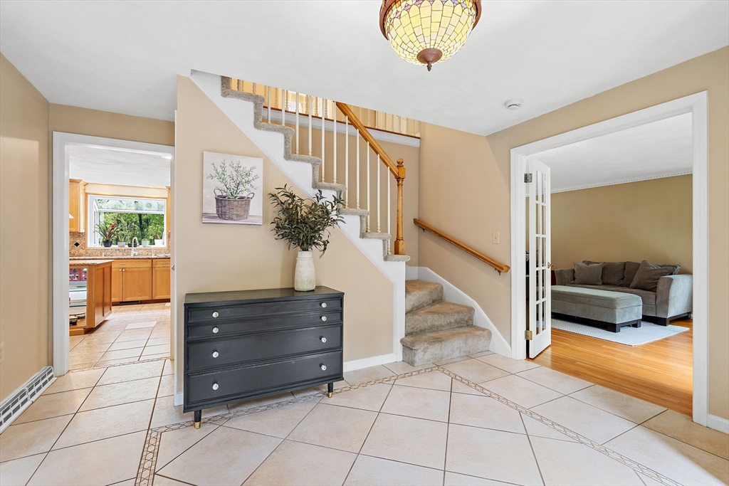 11 Peters Ln