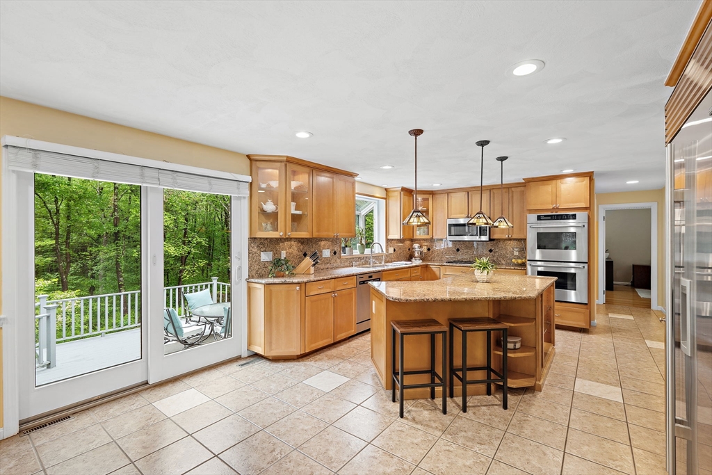11 Peters Ln
