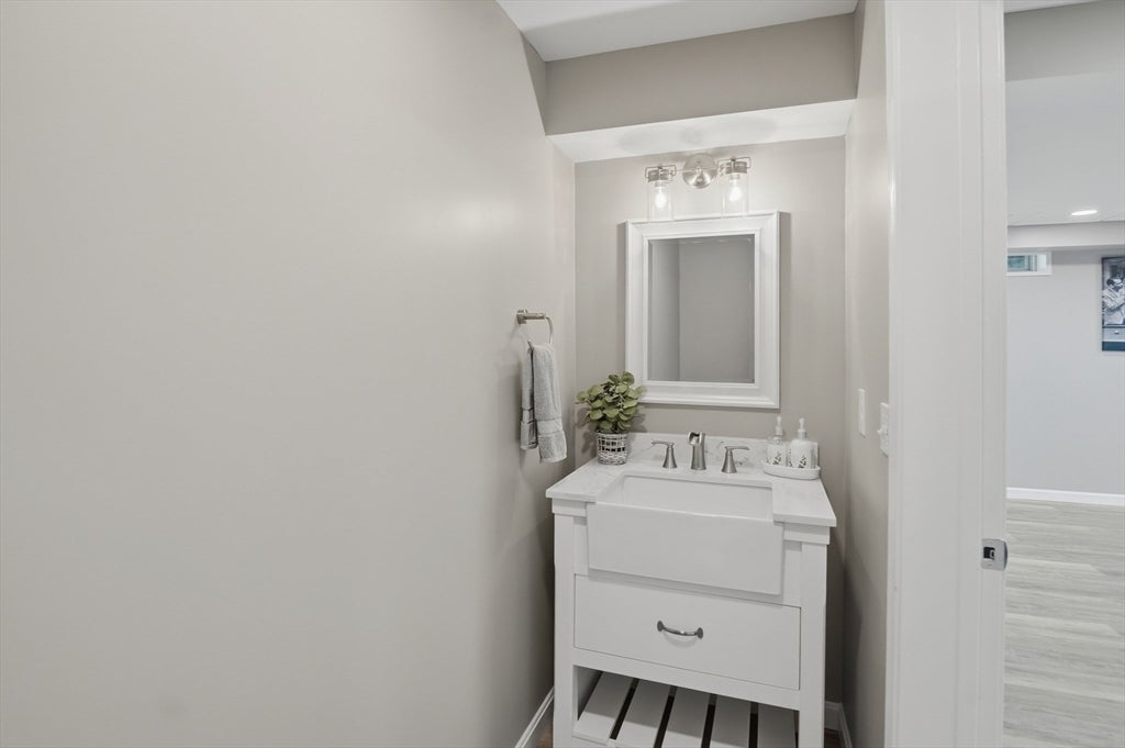 176 Southold Road, Auburn, MA Photo #30