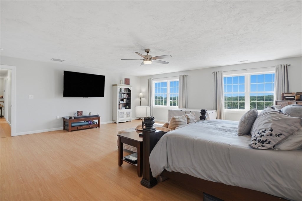 176 Southold Road, Auburn, MA Photo #16
