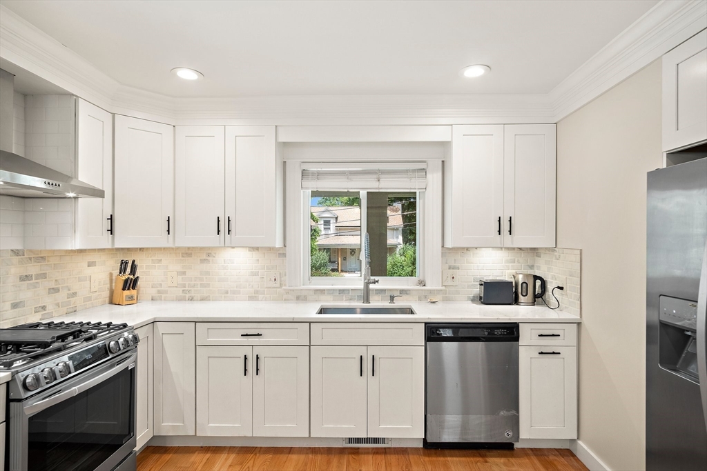 11 Broadway Street 2