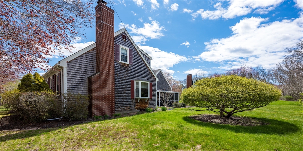 10 Old Mattapoisett Neck Rd