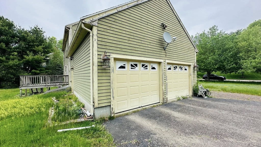 4 Canoe River Rd