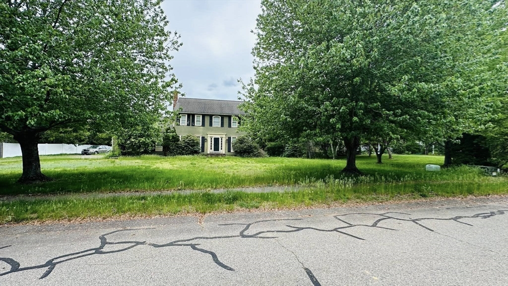 4 Canoe River Rd