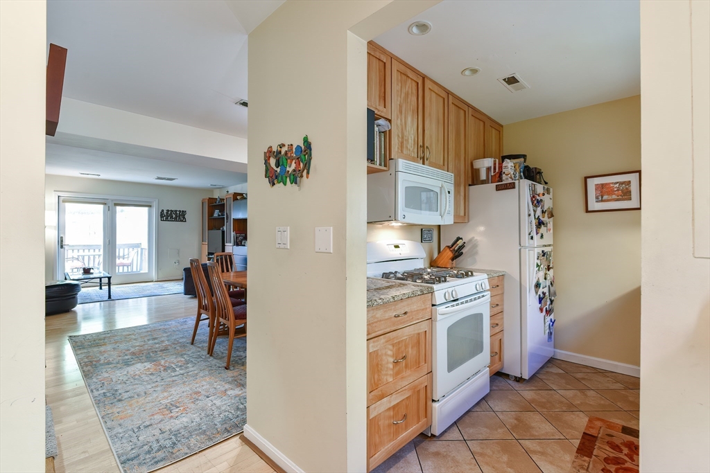 196 Chestnut Ave I