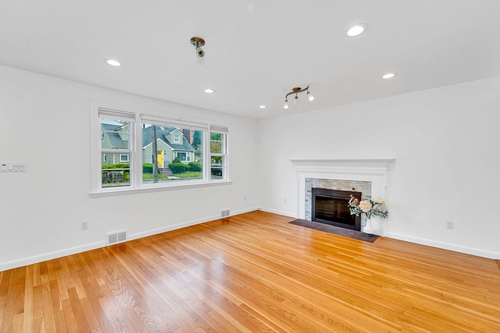 30 Charles St