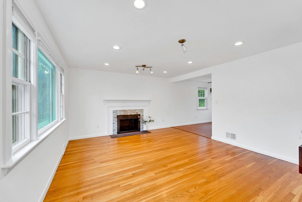 30 Charles St