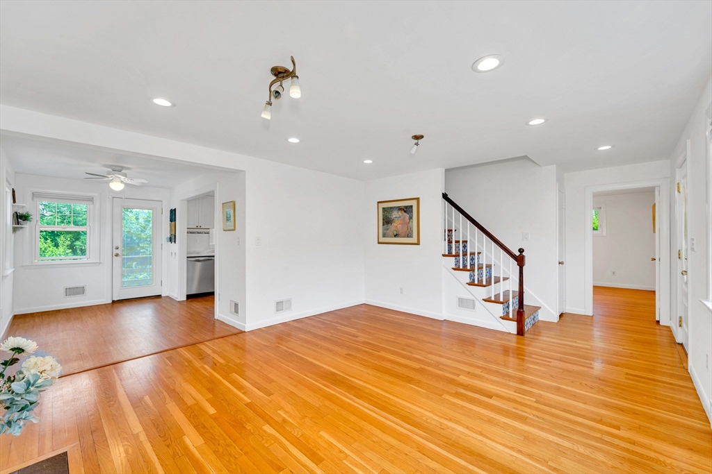 30 Charles St