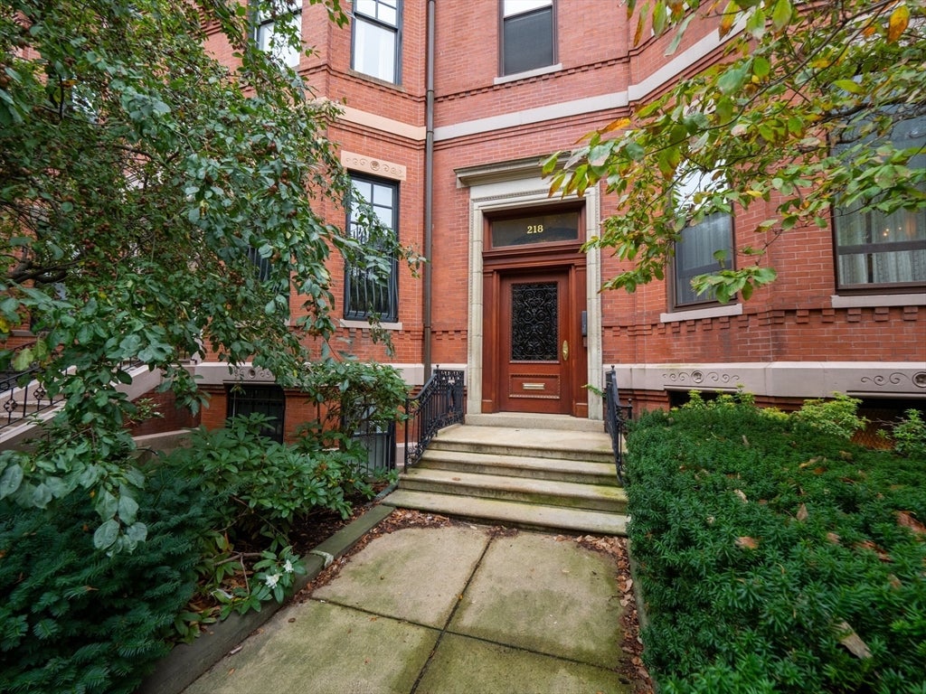 218 Commonwealth Ave #3, Boston, MA Photo #4